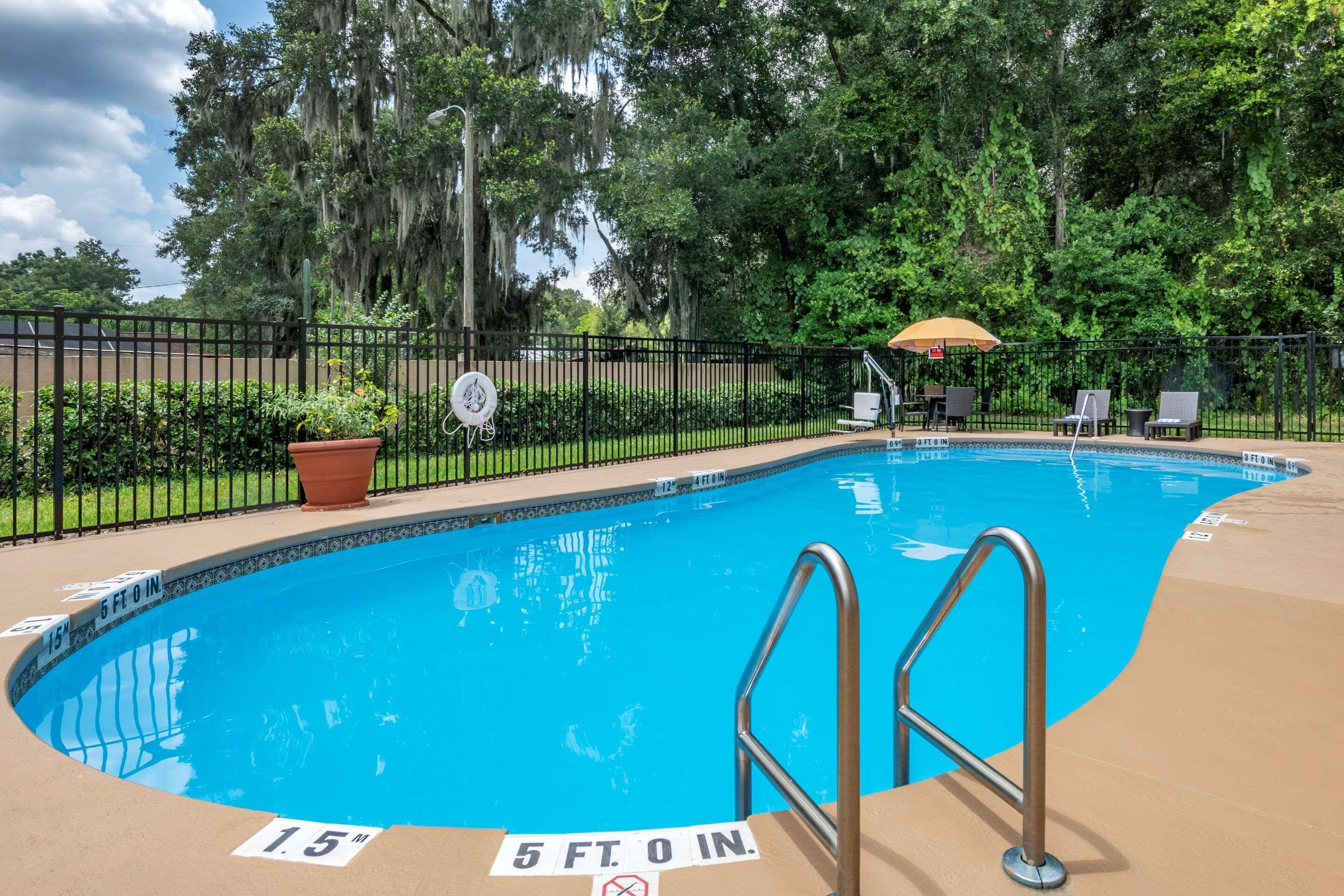 Comfort Inn & Suites Deland - Near University Bagian luar foto